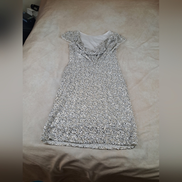 Badgley Mischka White Silver Gold Swank Sequin Sheath Open Back Dress Size 10 - Picture 15 of 15
